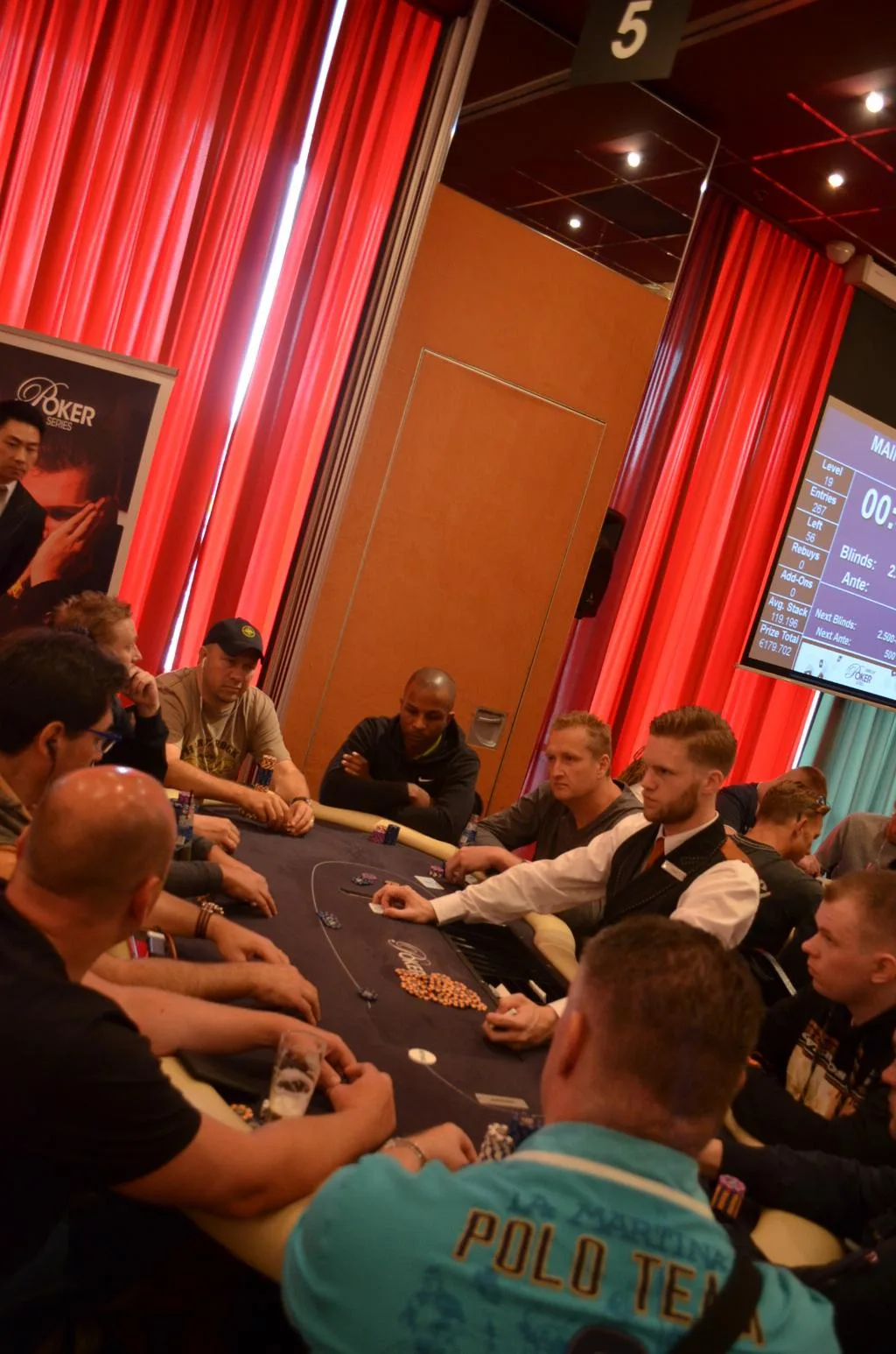 Tafel 5 | 2016/07 - Utrecht Poker Series - €700 NLHE Main Event 